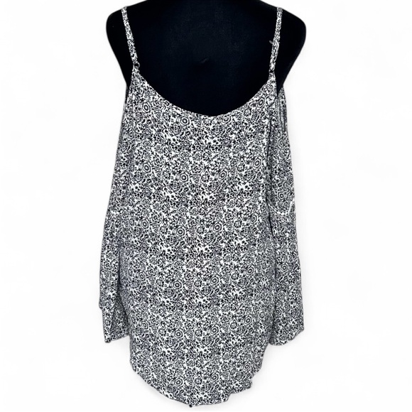MAURICES Black& White Floral Blouse M, Shoulder-Off Long Sleeves W/Straps NWT - Picture 3 of 6
